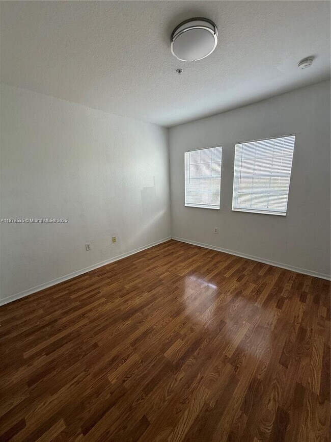 Building Photo - 5620 NW 114th Path