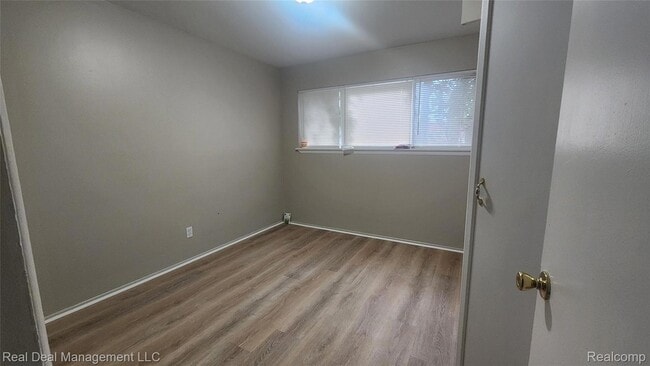 Building Photo - 2523 Empire Dr