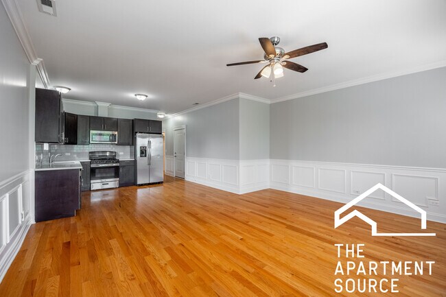Building Photo - 738 N Avers Ave
