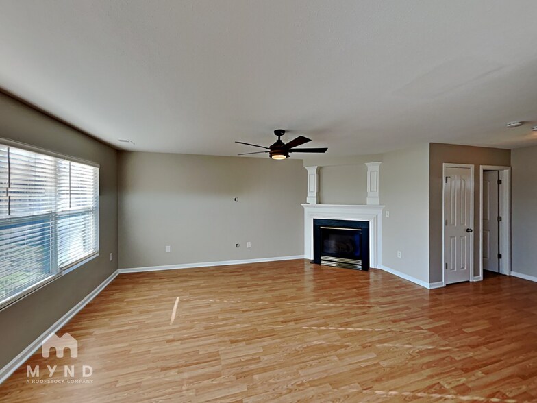 Building Photo - 303 Holton Dr