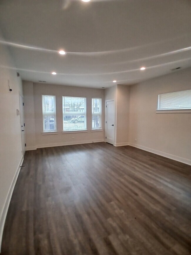 Building Photo - 4608 S Indiana Ave