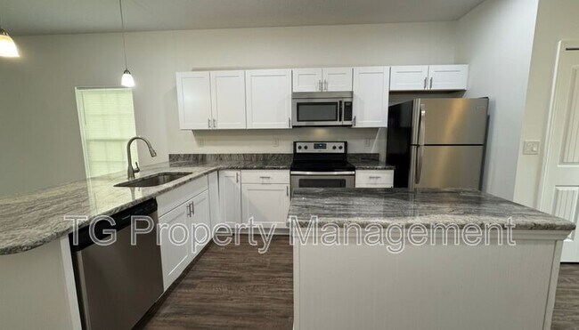 Building Photo - 6625 Osceola St