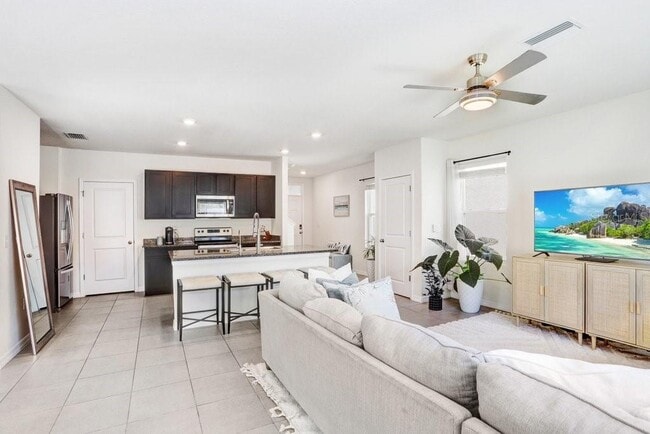 Building Photo - 3044 Suncoast Plains Dr