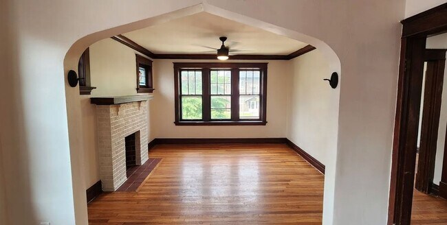Building Photo - 5328 Bancroft Ave