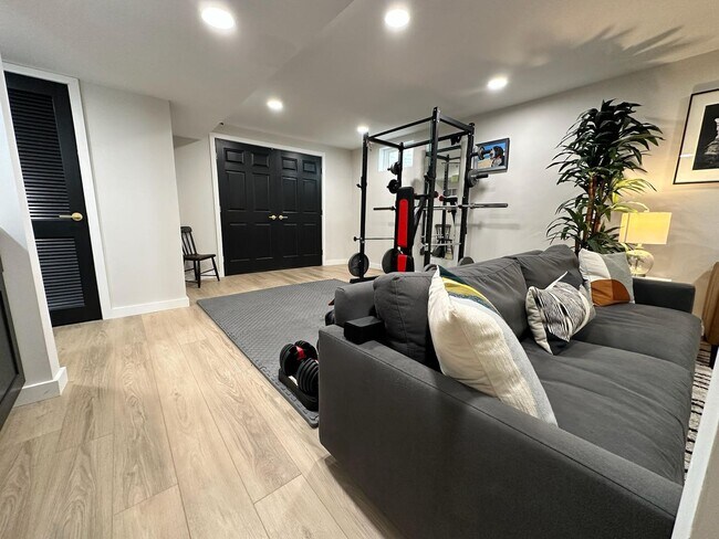 Building Photo - Beautiful 5 Bedroom Ranch in Virginia Vale