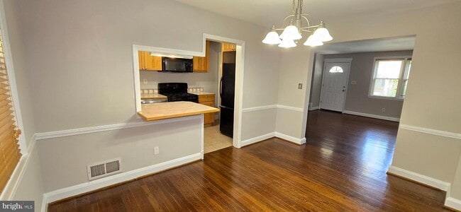 Building Photo - 1817 Darrich Dr