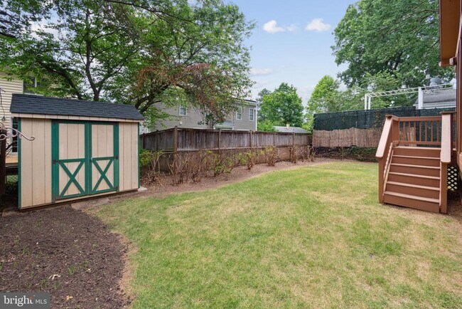 Building Photo - 9923 Mayfield Dr