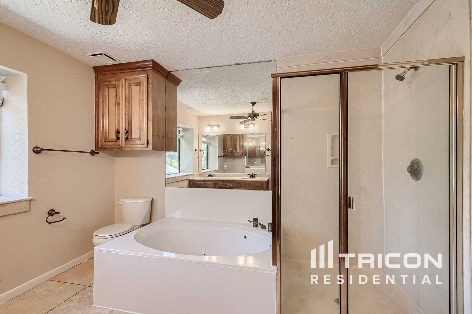 Building Photo - 2118 Waterfall Dr
