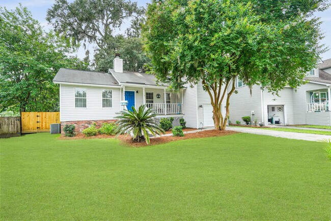 Building Photo - 529 Pointe S Dr