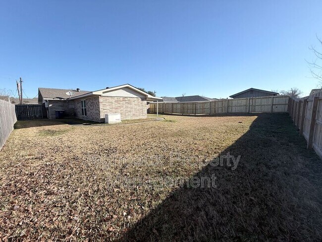 Building Photo - 2528 St Joseph St