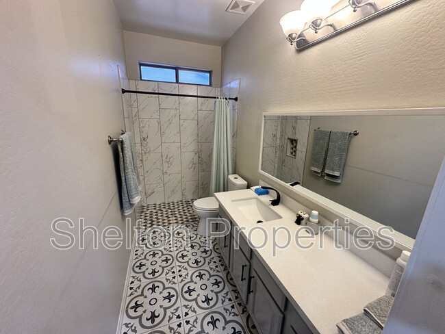 Building Photo - 30311 W Whitton Ave
