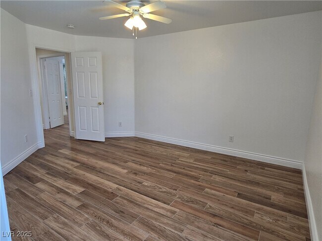 Building Photo - 221 Palmarosa St