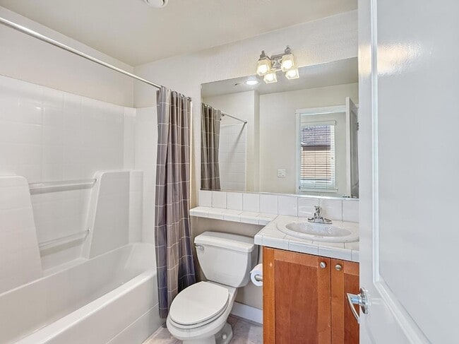 Building Photo - 830 Frederick Commons