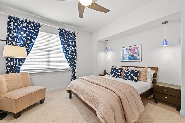 Building Photo - 405 Barrett Ln