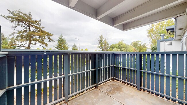 Building Photo - 402 Alameda del Prado