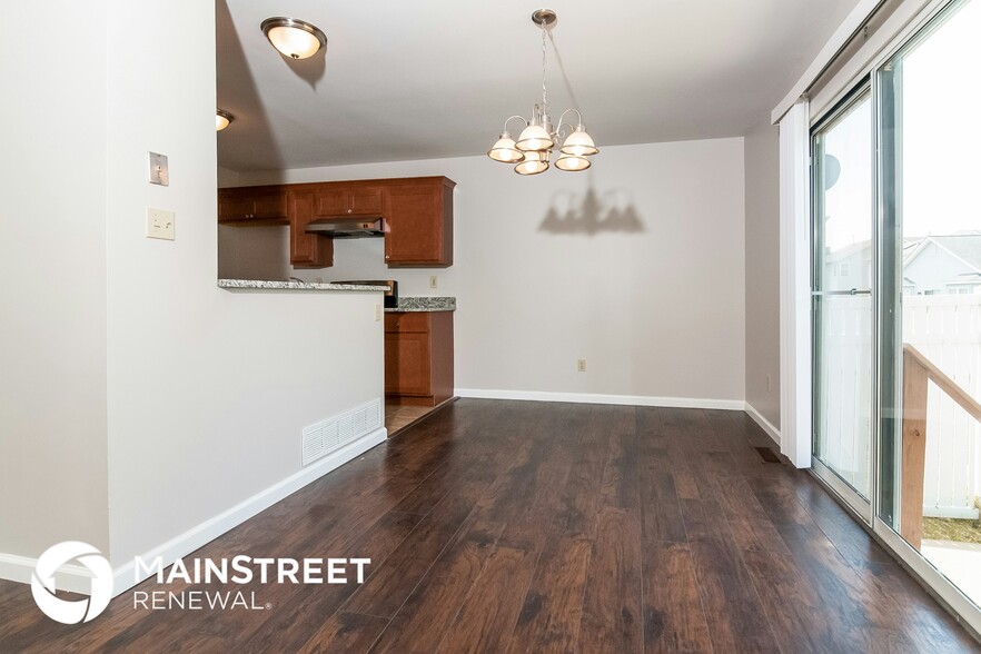 Building Photo - 1201 Garden Village Dr