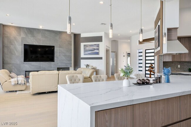 Building Photo - 9233 Canyon Mesa Dr