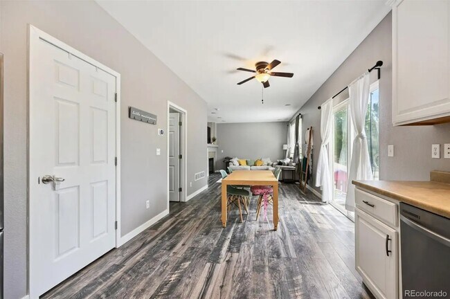 Building Photo - 24798 E Wyoming Pl