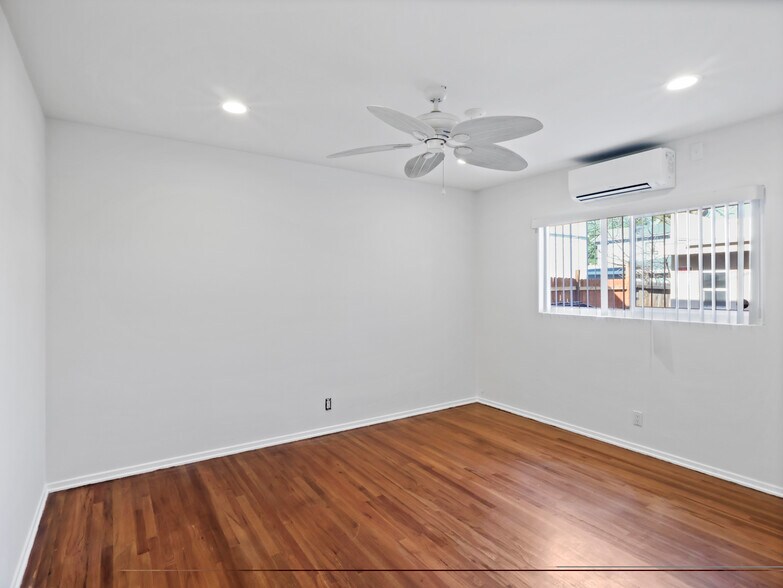 Building Photo - 4918 1/2 Tujunga Ave