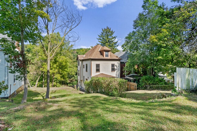 Building Photo - 306 Marie Ave