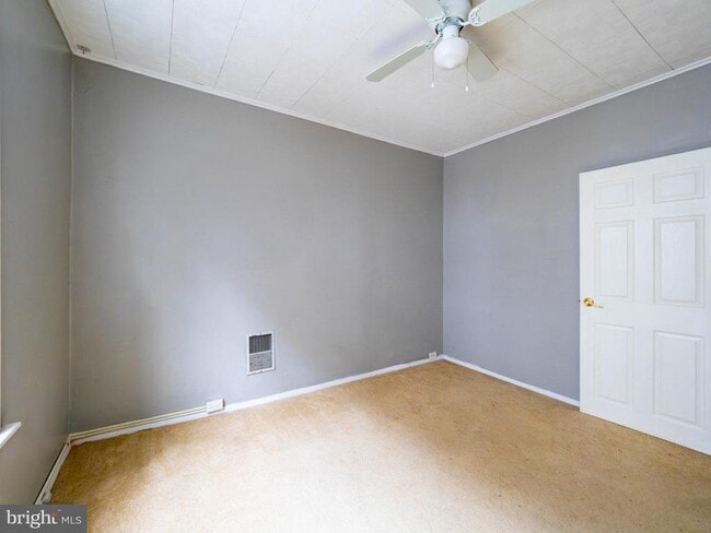 Building Photo - 132 Lauriston St