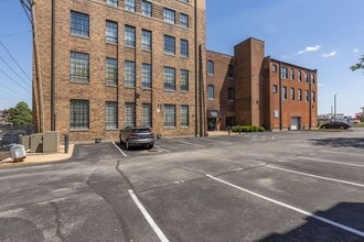 Building Photo - Fully Furnished 1-Bedroom in Lafayette Square | Utilities Included | 3, 6 & 9 Month Leases