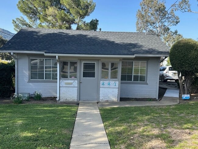 Building Photo - 3 BEDROOM 2 BATH HOUSE | Prelease for July 15th, 2026.