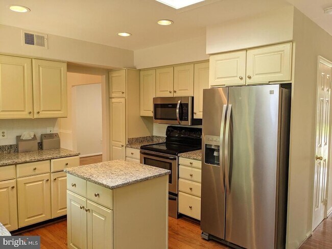 Building Photo - 4500 Stone Pine Ct
