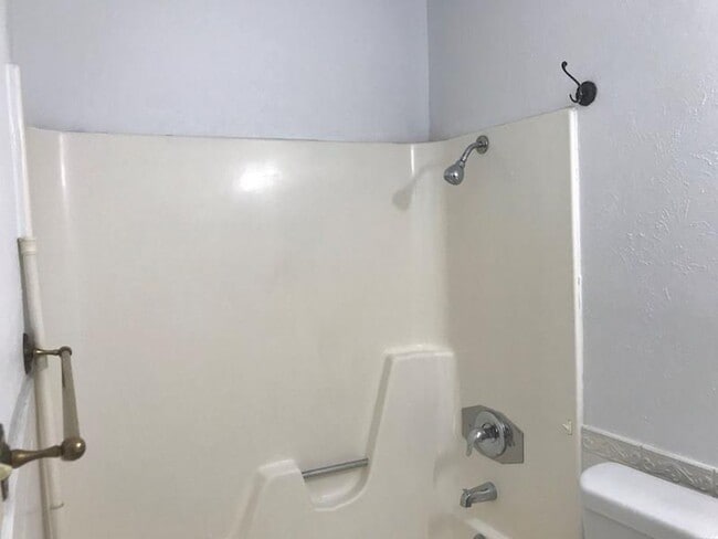Building Photo - $500 OFF FIRST MONTH RENT IF MOVE IN BY 8/...