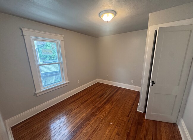 Building Photo - 15815 Parkgrove Ave