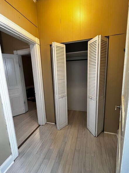 Building Photo - 859 4th St Dr NW