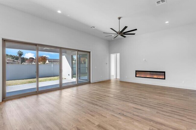 Building Photo - 105 Gillespie Ct