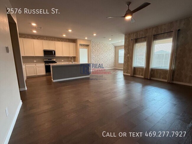 Building Photo - 2576 Russell St