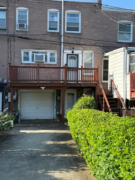 Building Photo - 5637 Wyndale Ave