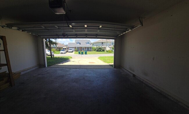 Building Photo - 418 Pristine Water Ln