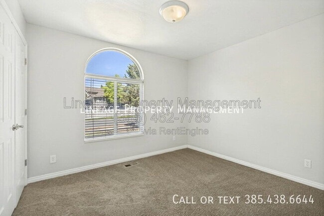 Building Photo - 13863 Kessler Peak Dr