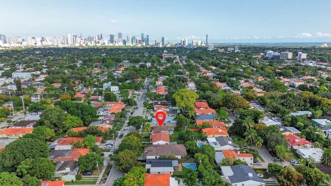 Building Photo - 2464 SW 19th St