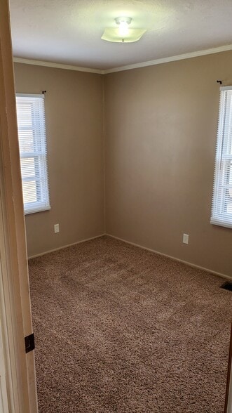 Building Photo - 1017 Park Ave