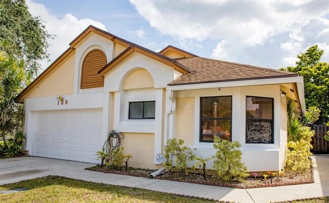 Primary Photo - 156 Colly Way