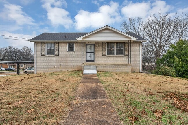 Building Photo - Bordeaux 3 BR 1 Bath home, covered parking, basement, renovated kitchen.