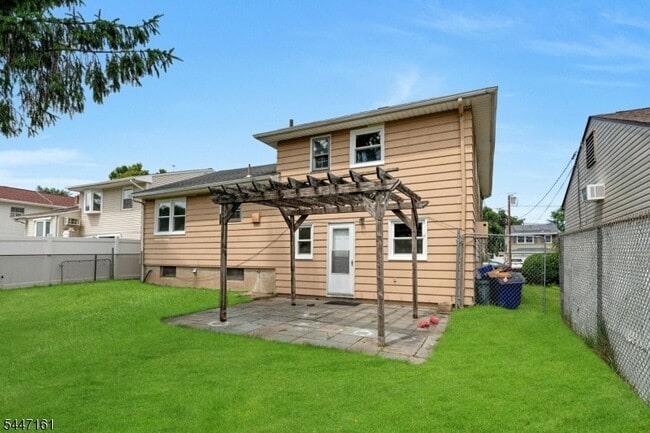 Building Photo - 2726 Alice Terrace