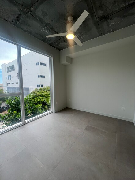 Building Photo - 102 NW 30th St
