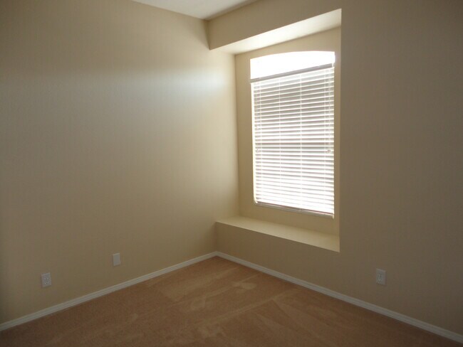 Building Photo - 6801 Augusta Hills Dr NE