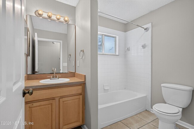 Building Photo - 12949 Chets Creek Dr S