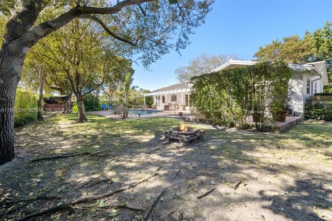 Building Photo - 9980 SW 128th St