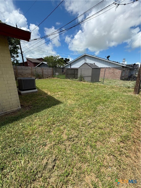 Building Photo - 2119 Westwind Cir