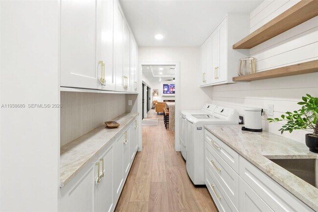 Building Photo - 3540 NE 28th Ave