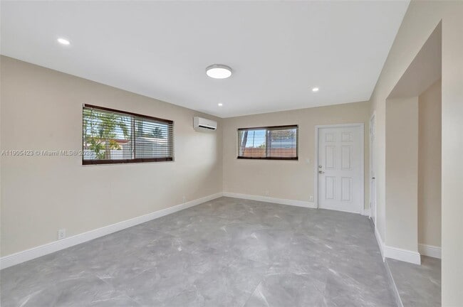 Building Photo - 3480 SW 20th St