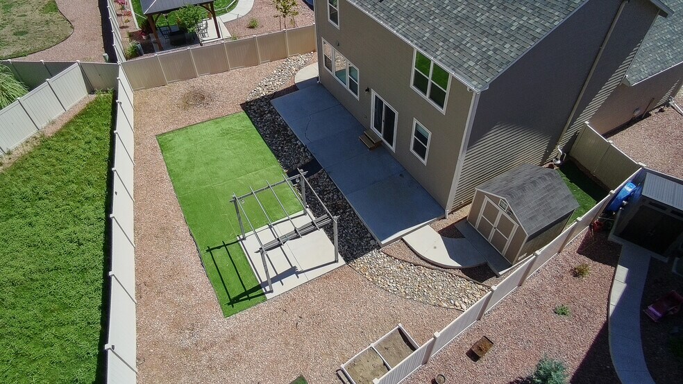 Building Photo - 8136 Lookout Ct