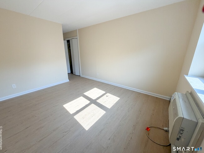 Building Photo - 27 Northill St